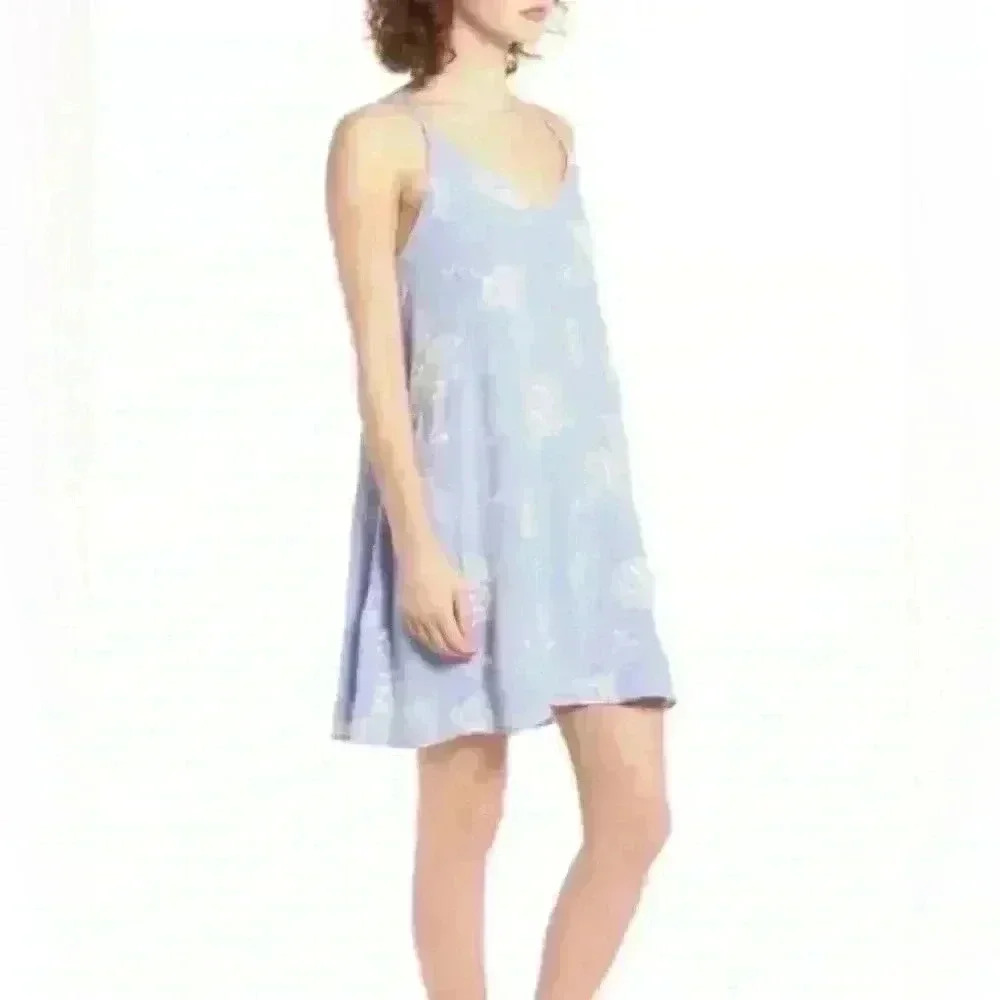 Lush embroidered dress - Picture 2 of 12